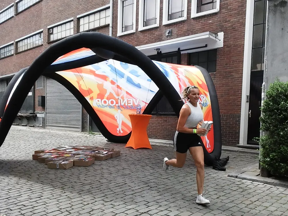 Venloop_OpblaasbareTent.webp