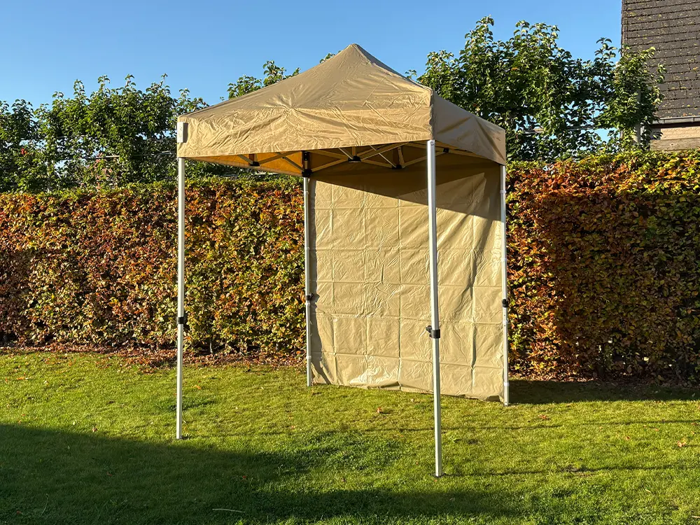 Compacte vouwtent met 1 achterwand