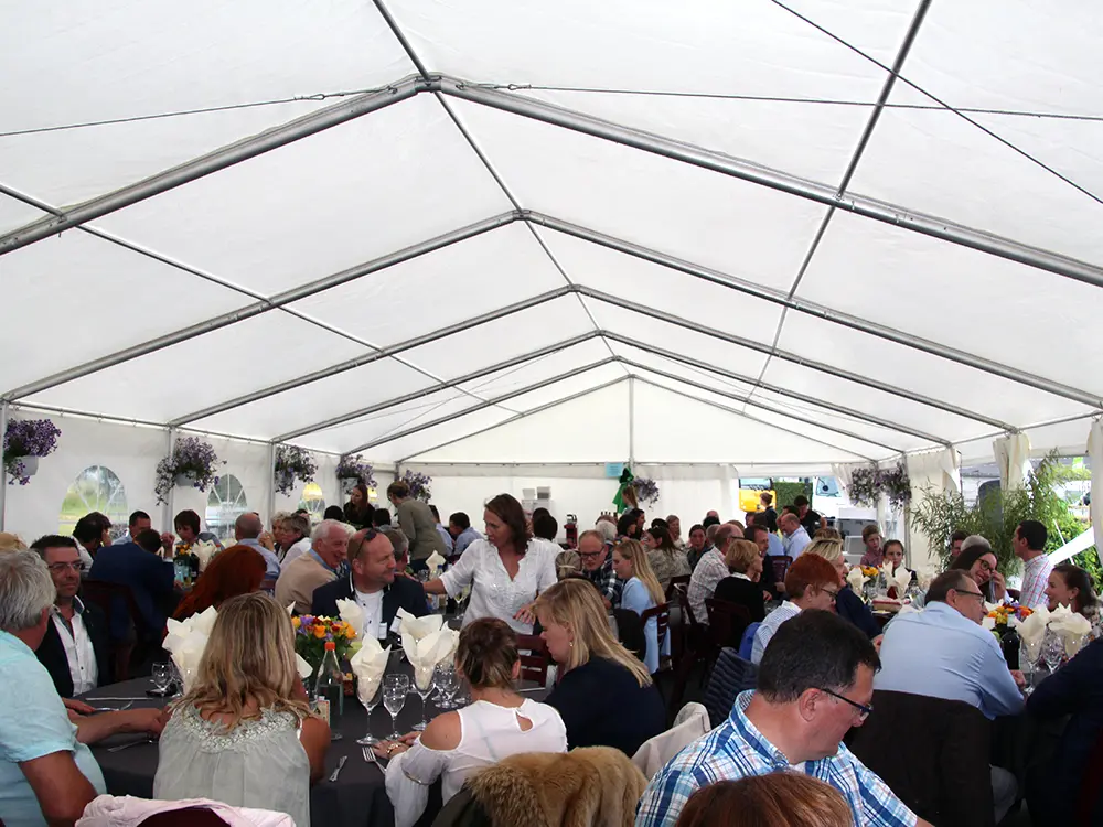 Kadertent 6 meter breed voor evenementen