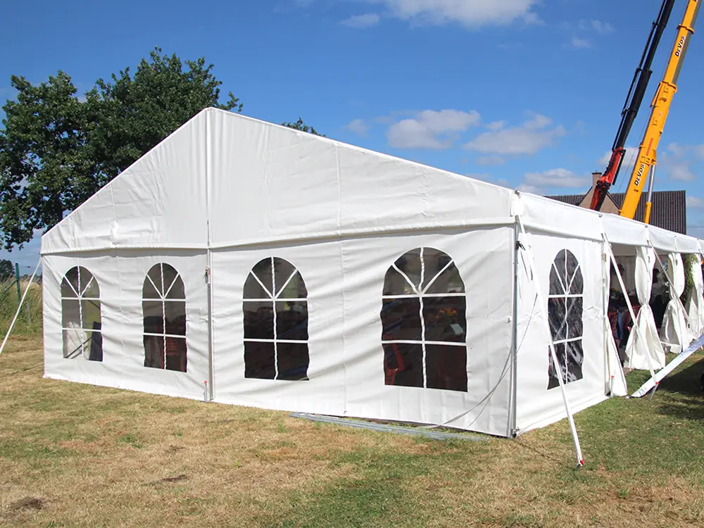 Vooraanzicht modulaire kadertent