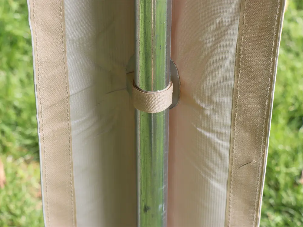 Velcrostroken om de pvc zijwanden vast te maken aan de staanders