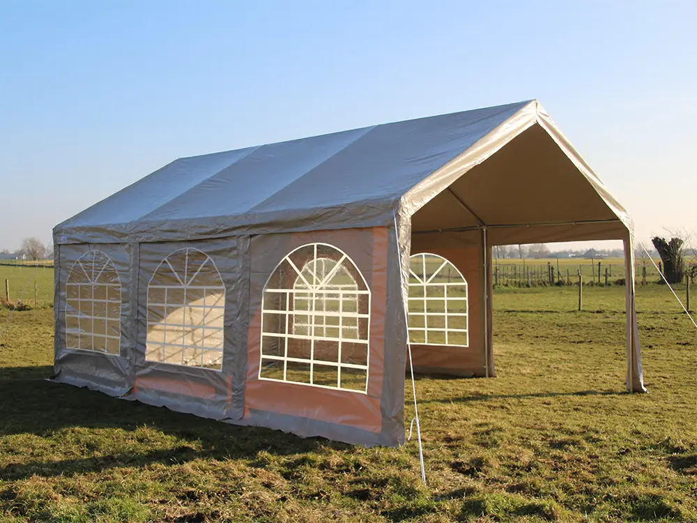 Pvc zijwanden met afgeronde kerkramen