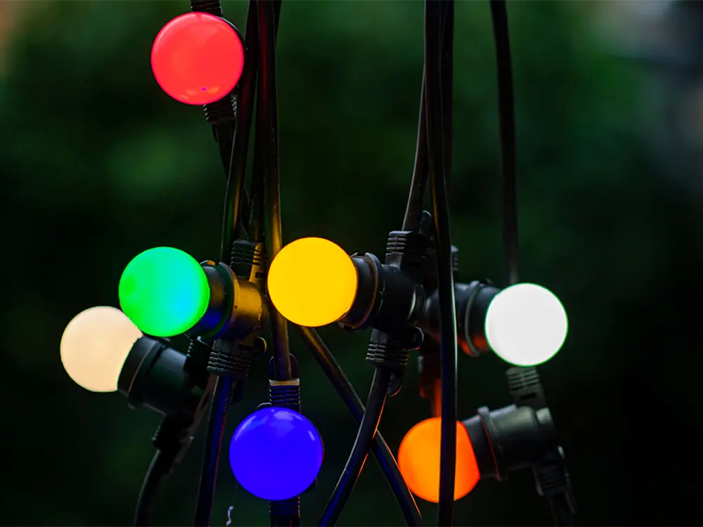 Einde reeks: 16 m lichtslinger (multicolor) - incl. 4 reservelampen